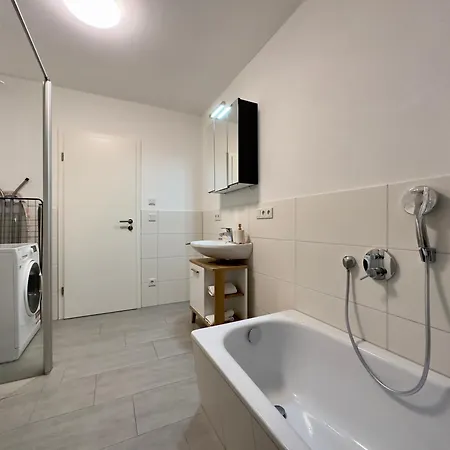 Apartmán Kuelhome - Moderne Mit Kueche & Parkplatz Ausblick Auf Den Bayerischen Wald Stephansposching