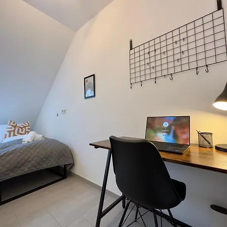 Apartmán Kuelhome - Moderne Mit Kueche & Parkplatz Ausblick Auf Den Bayerischen Wald Stephansposching